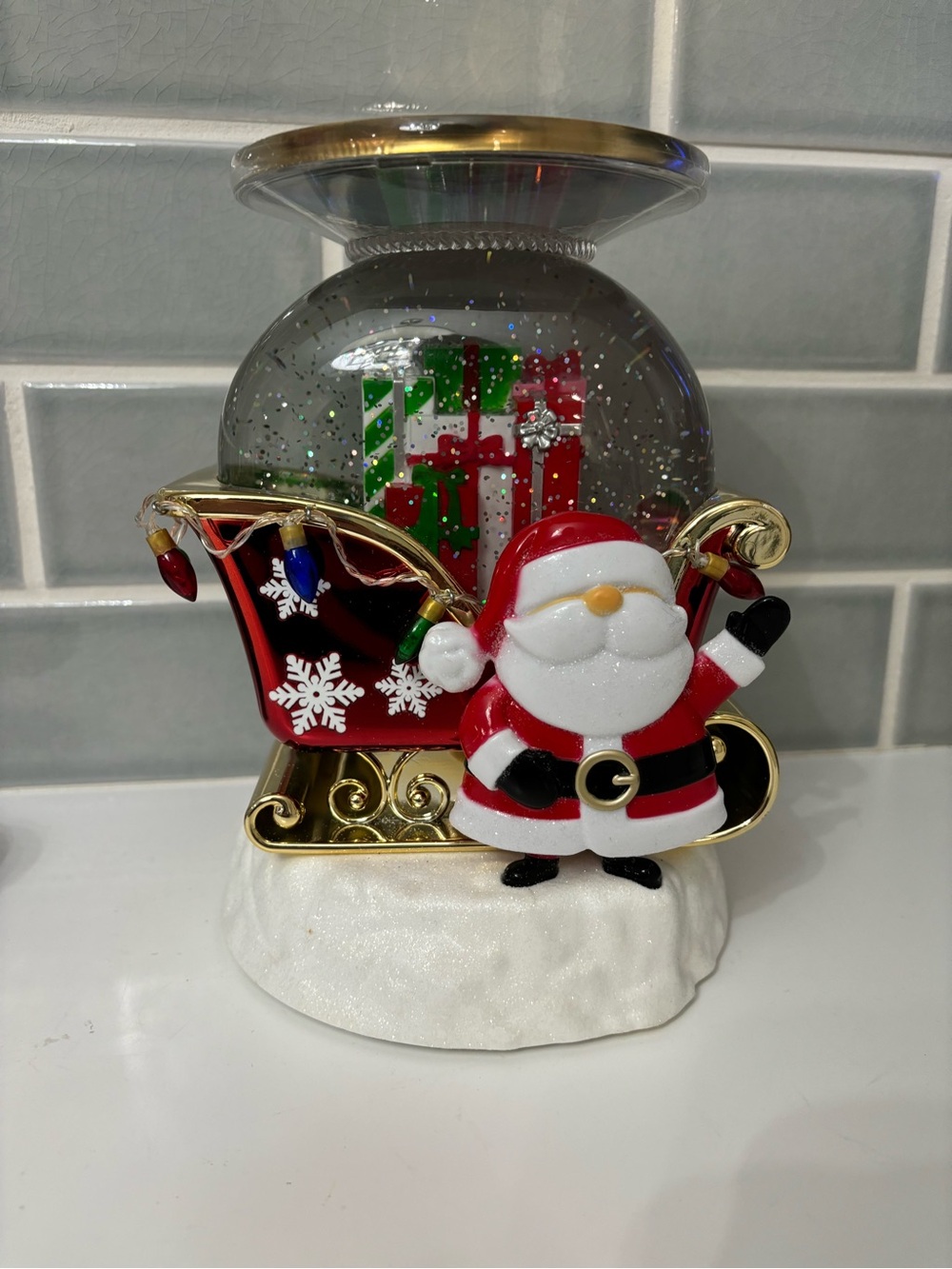 Santa & Sleigh 3-Wick Candle Holder Bath and Body Works -lights up